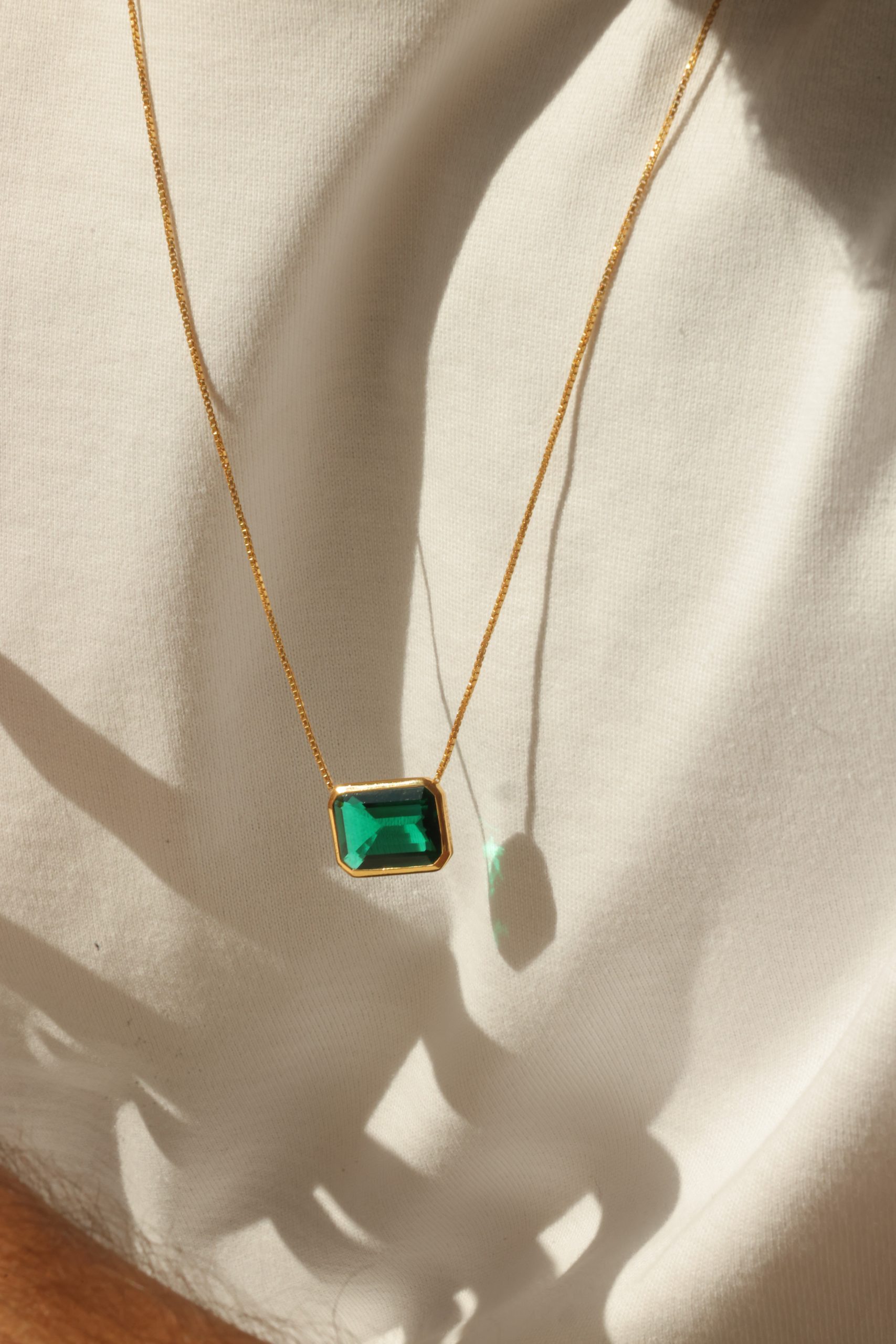 EMERALD BLOOM NECKLACE 18K Gold Vermeil — styling view