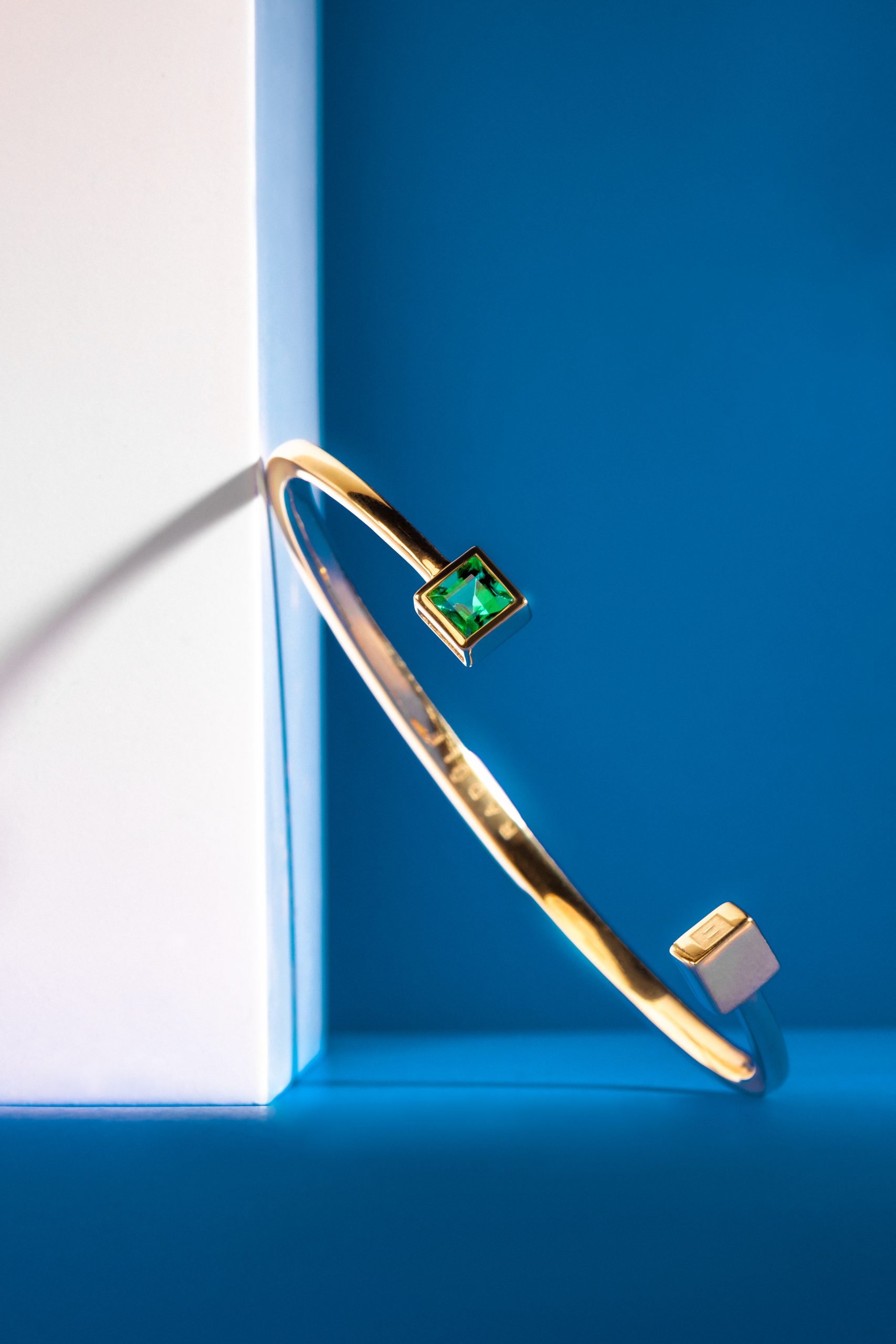 Bogota Emerald Bangle 18K Gold Vermeil — close-up