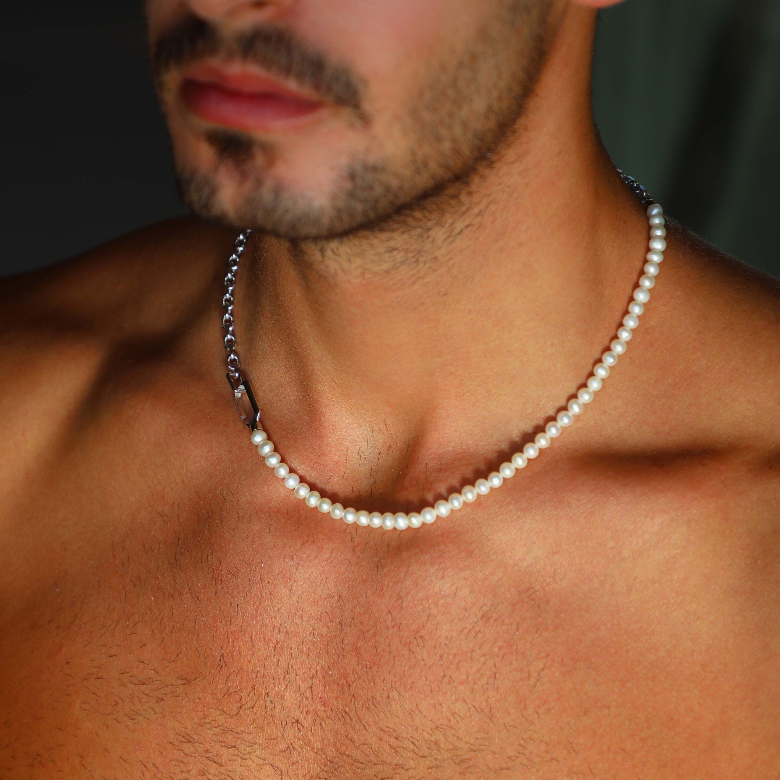 Pearl Aurora Necklink — close-up